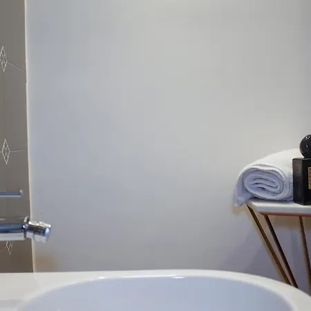 Regina Cappellari - Elegante Dimora Nel Cuore Di