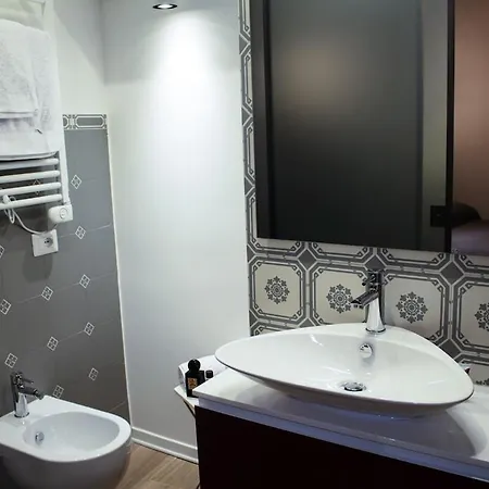 Regina Cappellari - Elegante Dimora Nel Cuore Di