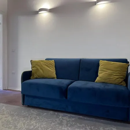 Regina Cappellari - Elegante Dimora Nel Cuore Di * Roma